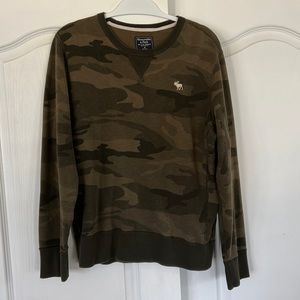 Abercrombie & Fitch Camo sweatshirt